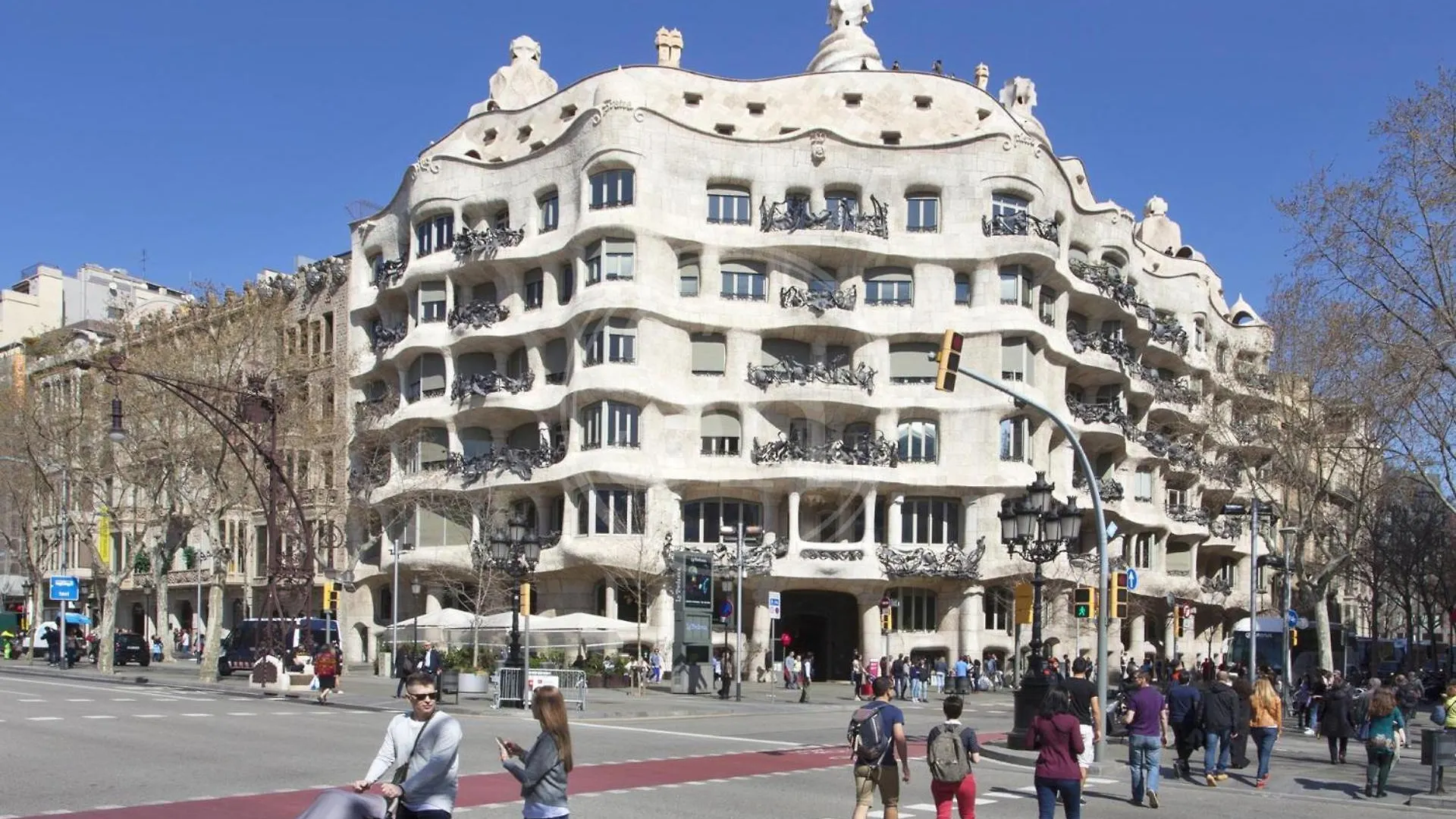Moderno Y Espacioso Apartamento En Calle Mallorca Barcelone